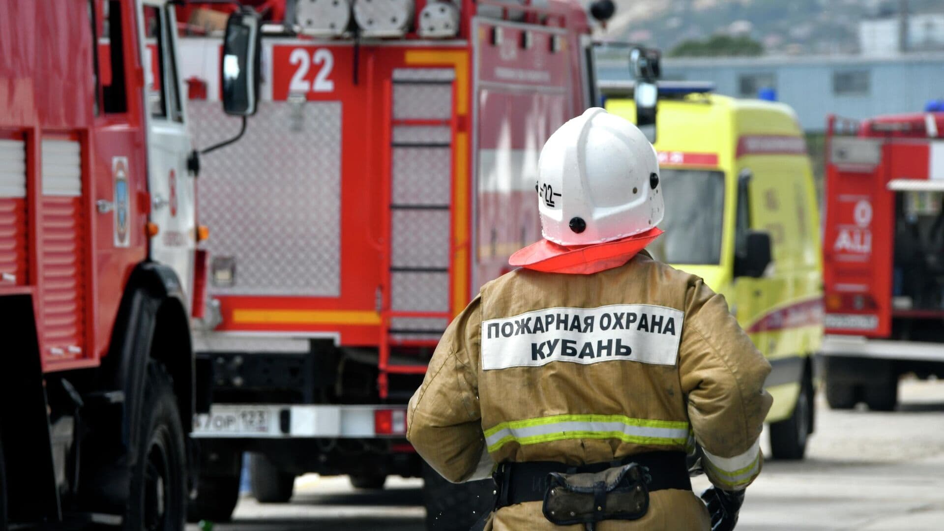В Новороссийске из-за падения обломков БПЛА вспыхнул пожар на нефтебазе