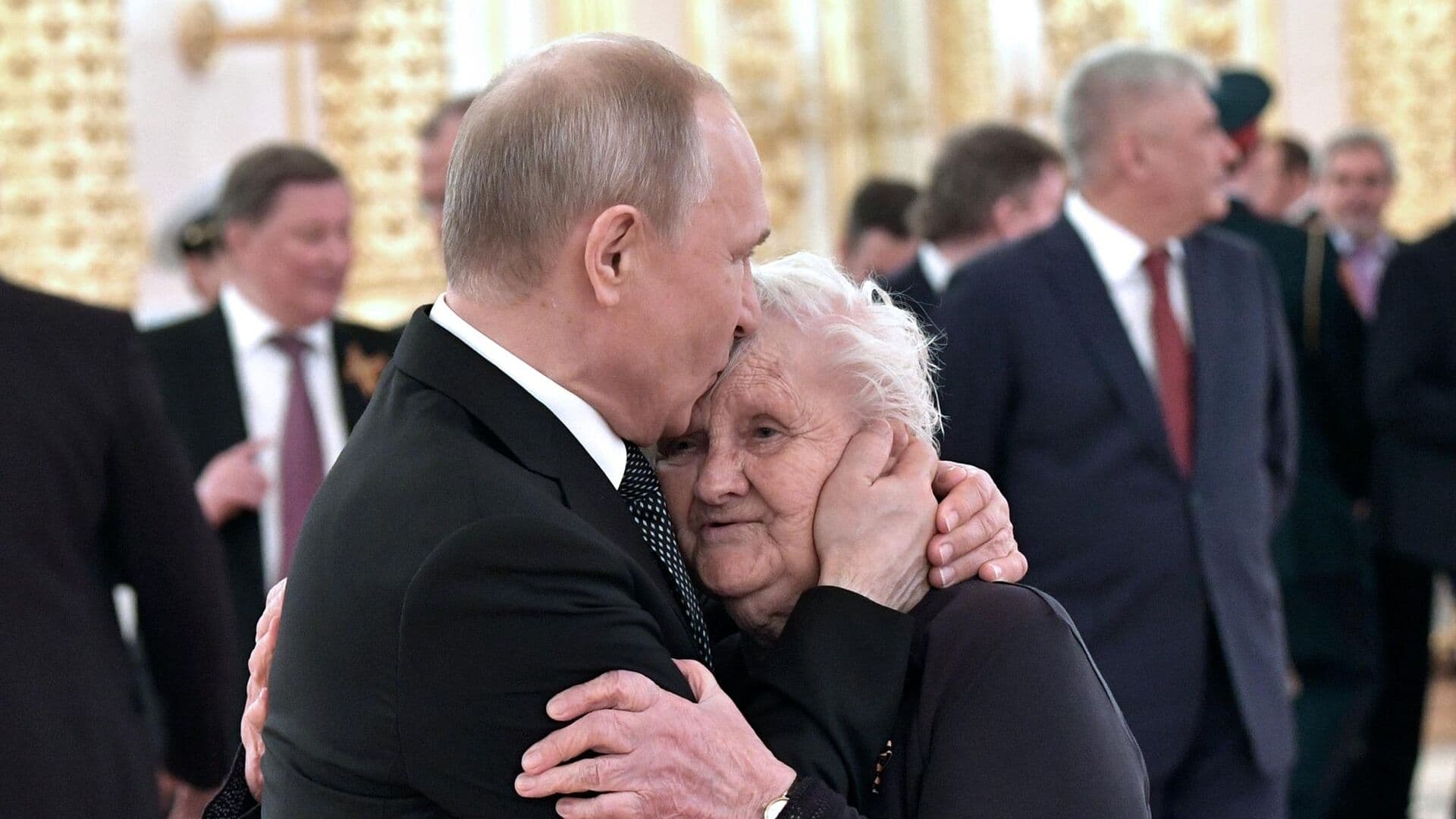 Учительница Путина рассказала, что он был самым сильным в школе