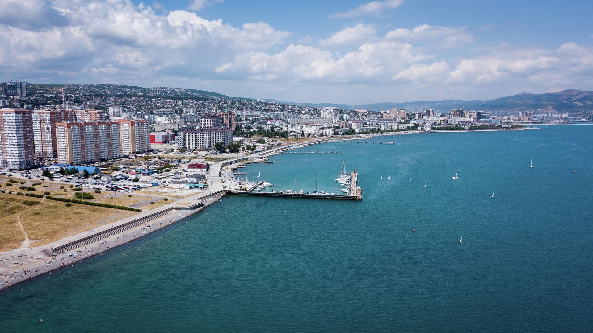 В Новороссийске объявили угрозу применения безэкипажных катеров