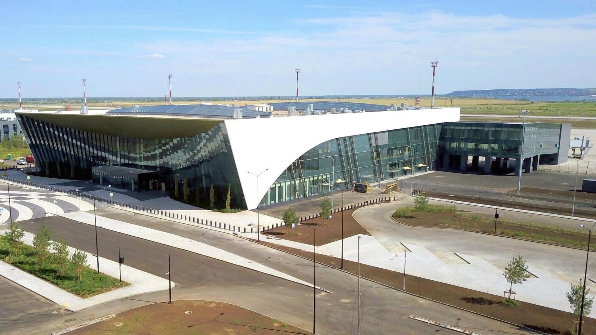 В аэропортах Пензы и Саратова сняли ограничения на прием и выпуск самолетов