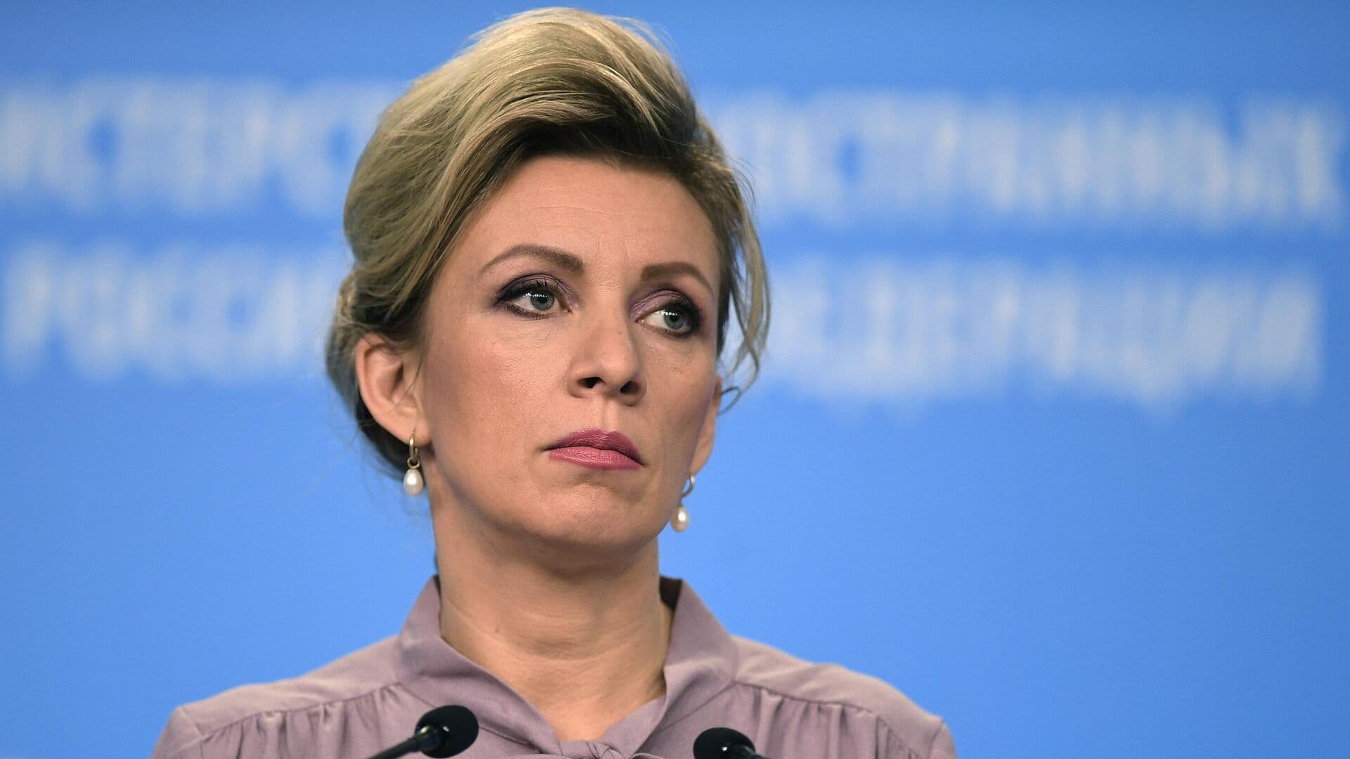 В Армении есть запрос на развитие отношений с Россией, заявила Захарова