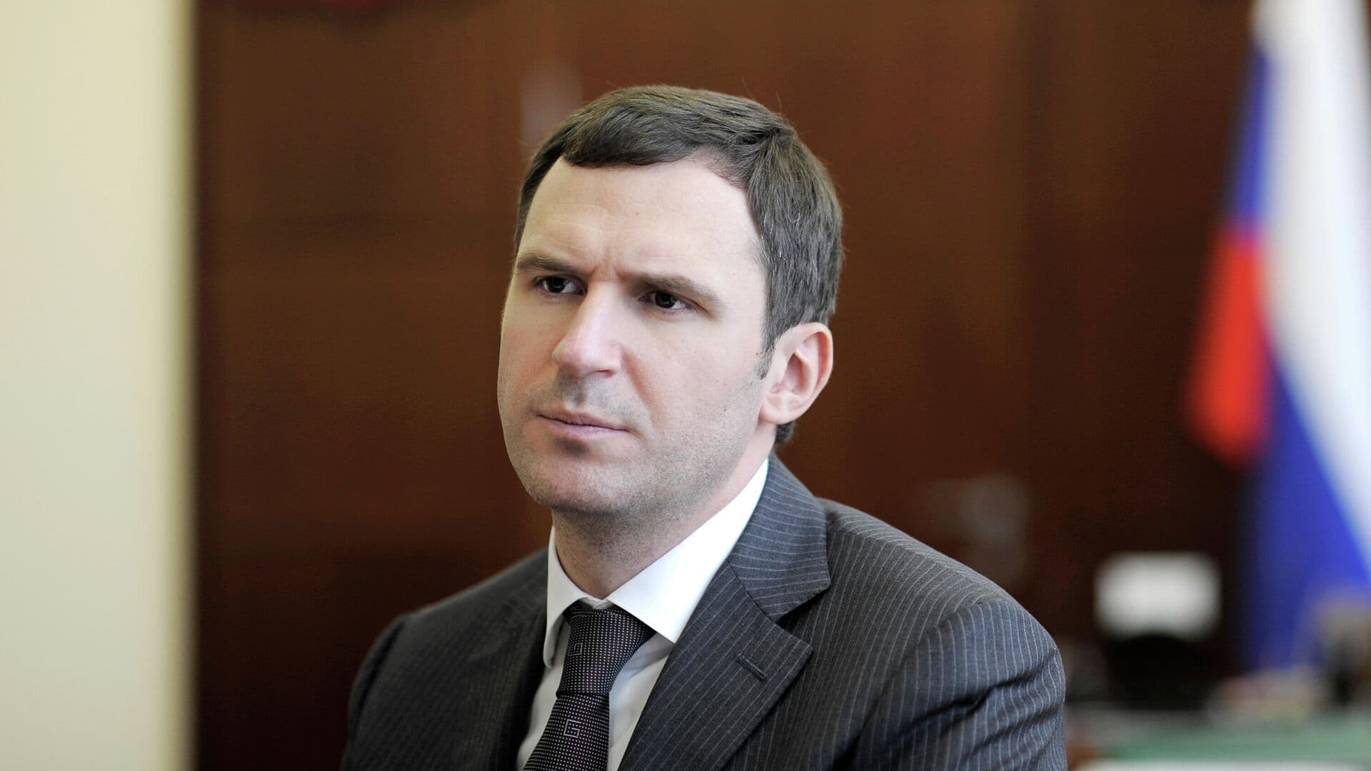 Экс-замглавы Минприроды Буцаев покинул Россию после отставки, пишут СМИ