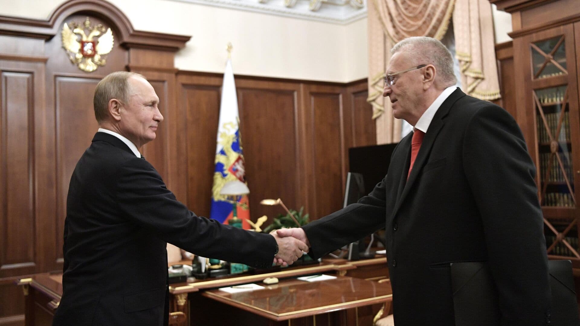 Путин и Жириновский состояли в очень содержательном диалоге, заявил Песков