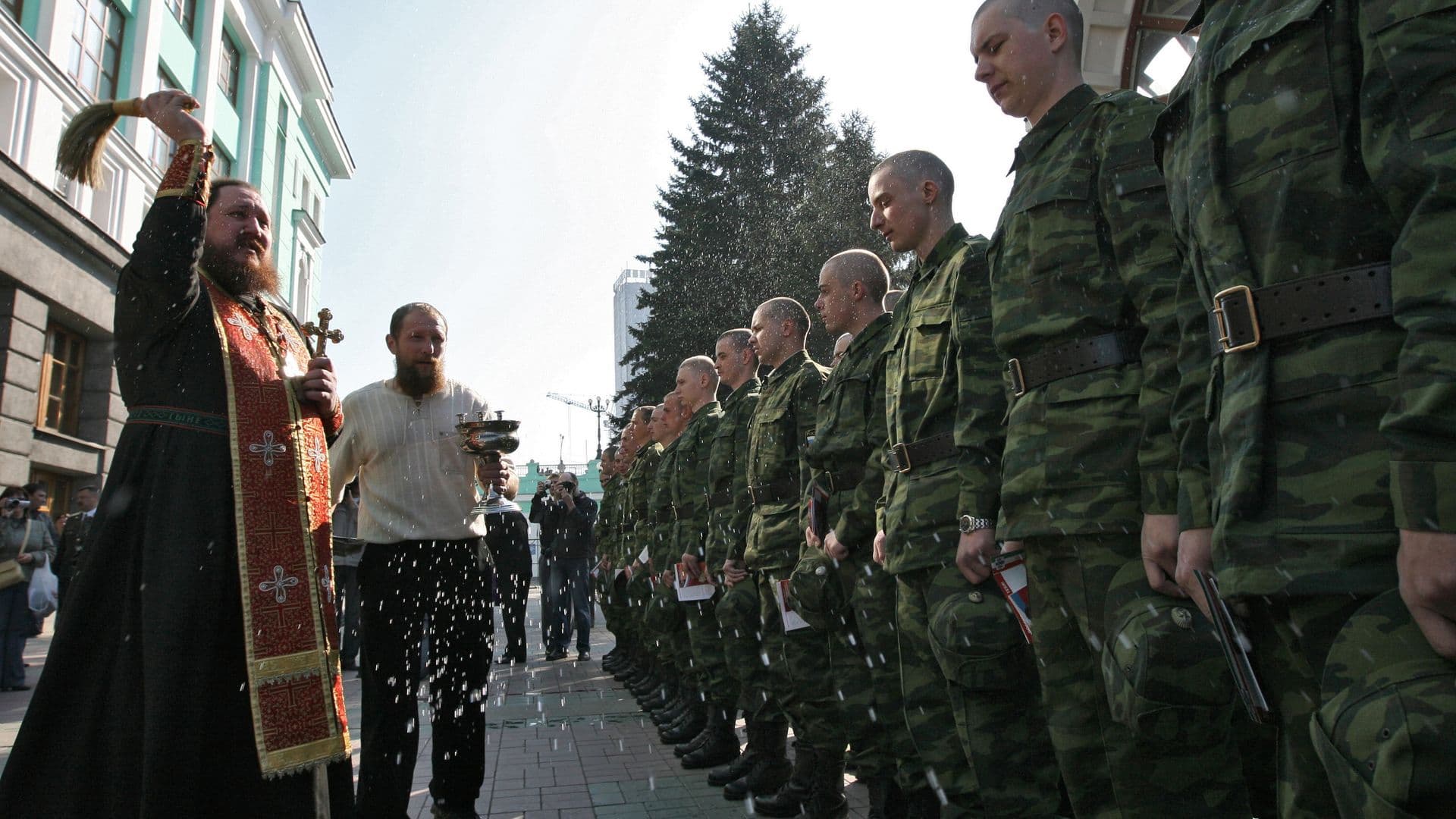 Священник призвал воинов воздерживаться от ненормативной лексики