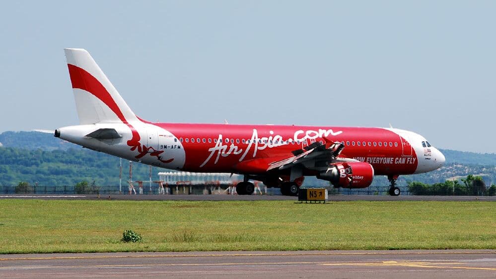 Глава AirAsia: ситуация с Ормузом ударила по авиаотрасли сильнее пандемии