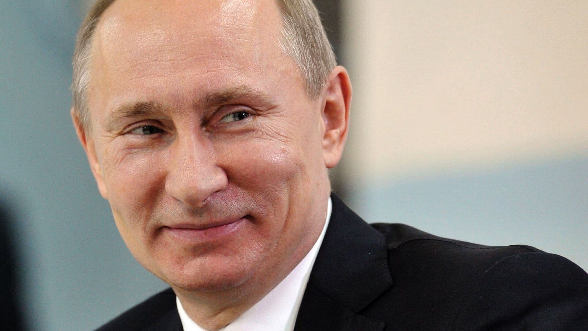 Опрос показал, сколько россиян одобряют работу Путина