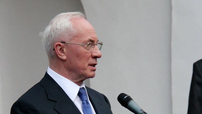 Азаров раскрыл планы Литвы заработать на новых мерах у границ России