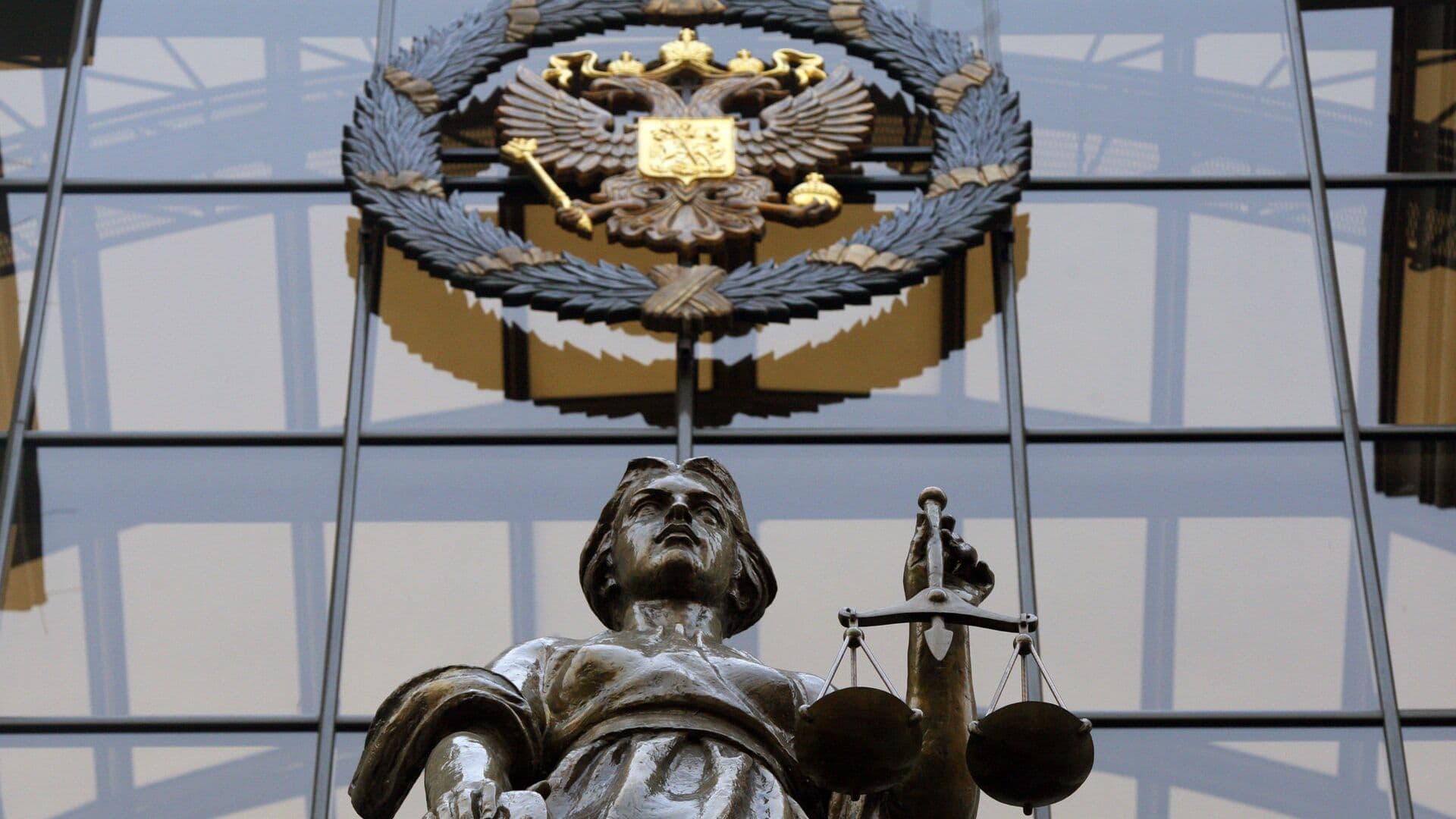 Пленум ВС указал на недопустимость условного срока криминальным авторитетам