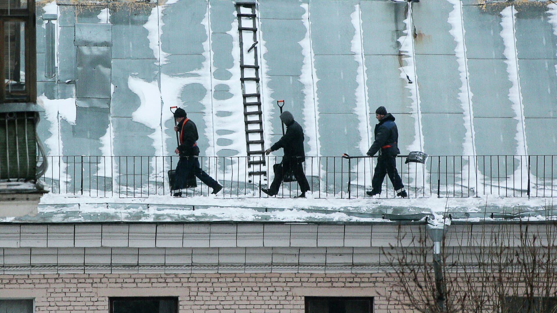 Гидрометцентр предупредил москвичей о падении сосулек с крыш домов