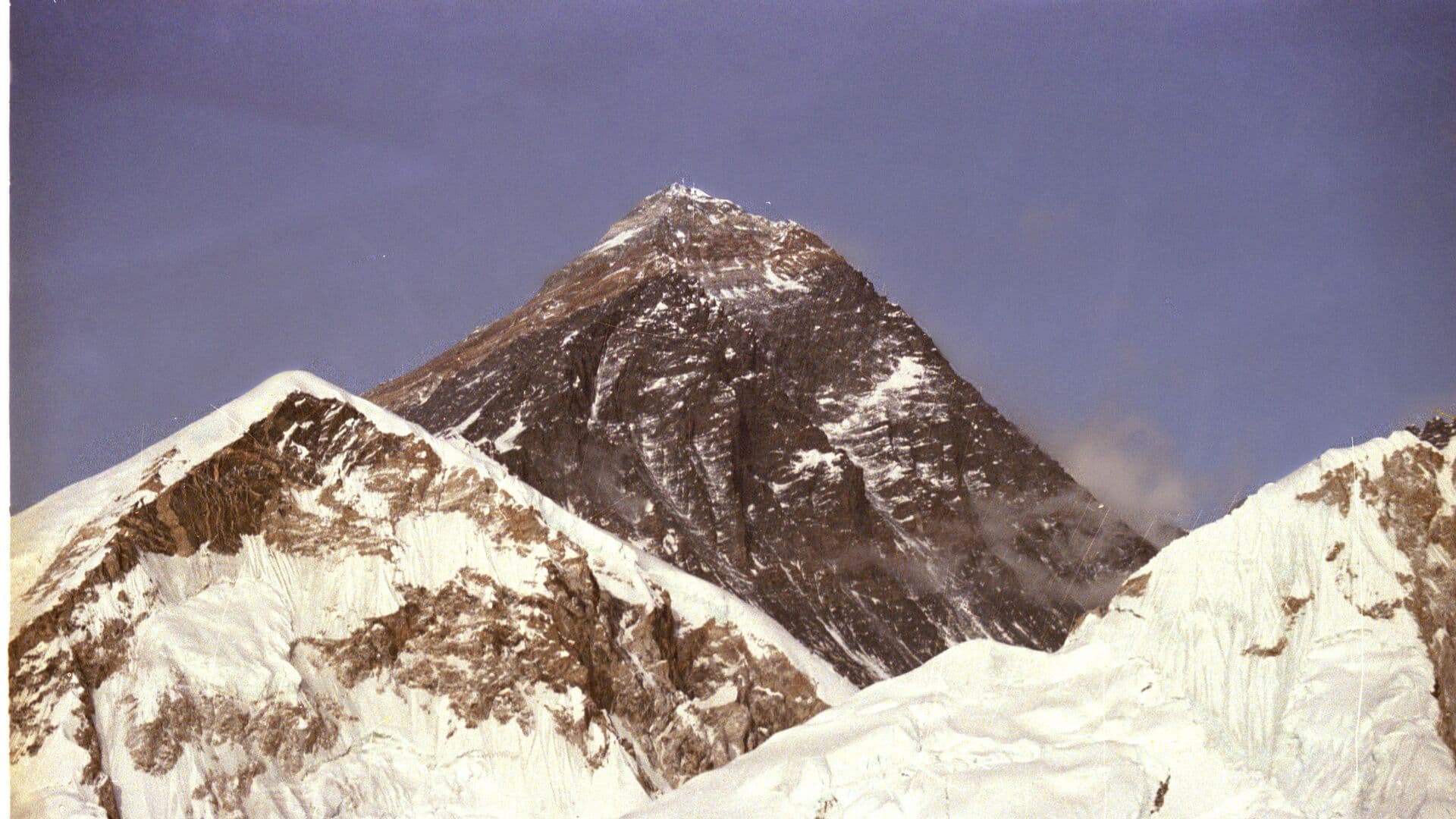 Умер первый покоривший Эверест американец