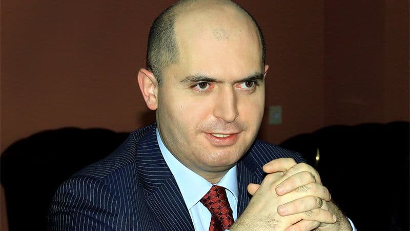 Суд продлил домашний арест экс-министру образования Армении Ашотяну