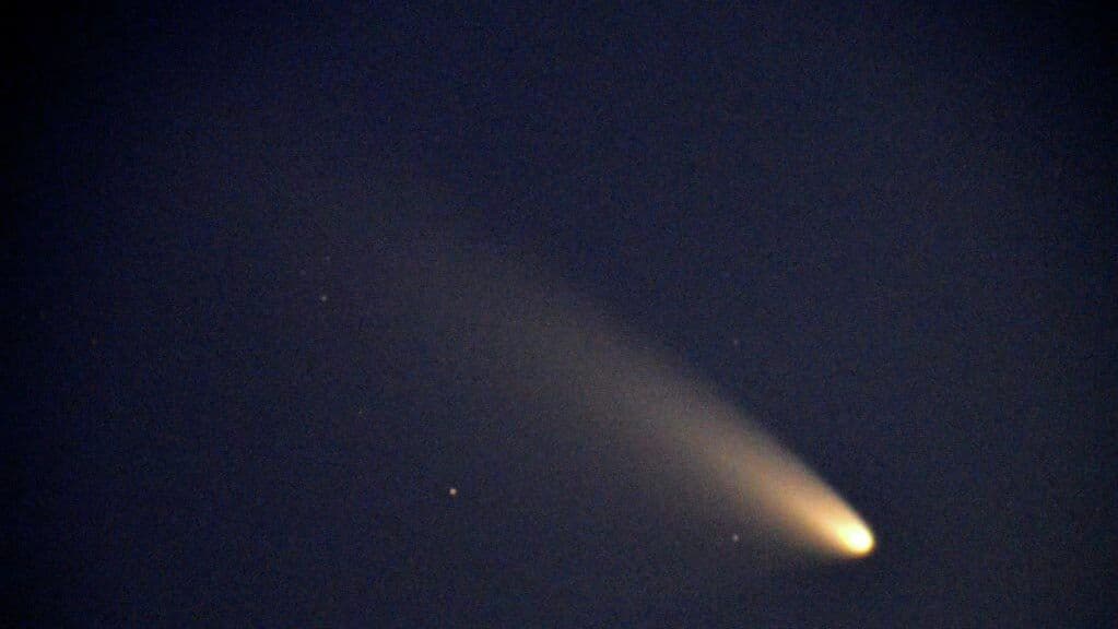 Земляне могут увидеть второй хвост, внезапно возникший у кометы PANSTARRS