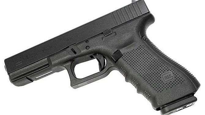 США передаст почти шесть тысяч пистолетов Glock 17 Украине