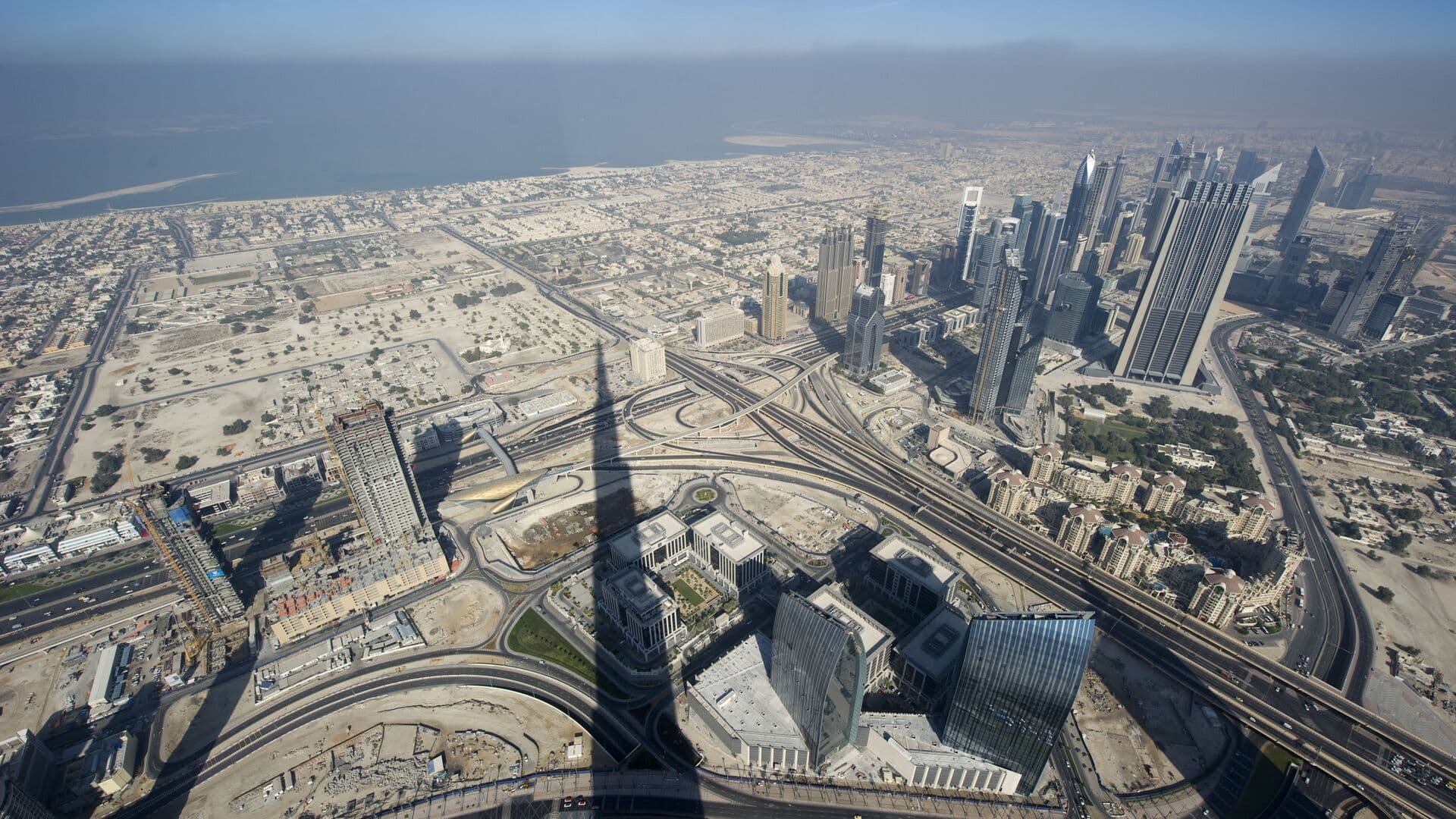 Российским студентам в ОАЭ посоветовали встать на консульский учет