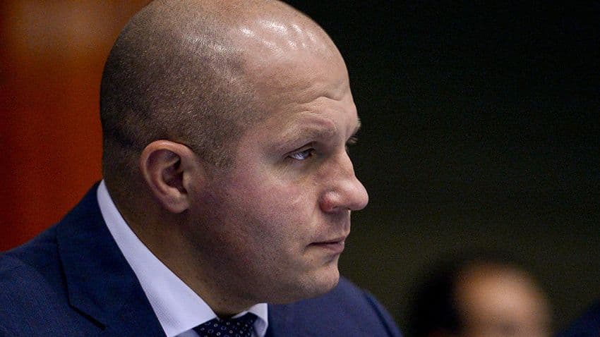 Суд рассмотрит иск Емельяненко к АСТ