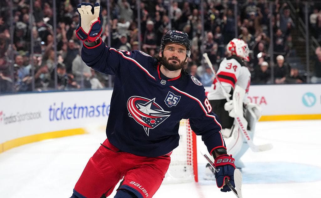 Россиянина признали первой звездой дня в НХЛ после дубля и голевого паса